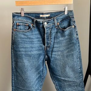 Levi wedgie straight crop (stretch)